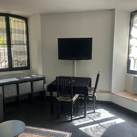 Apartman Calme Et Proche Du Centre De *